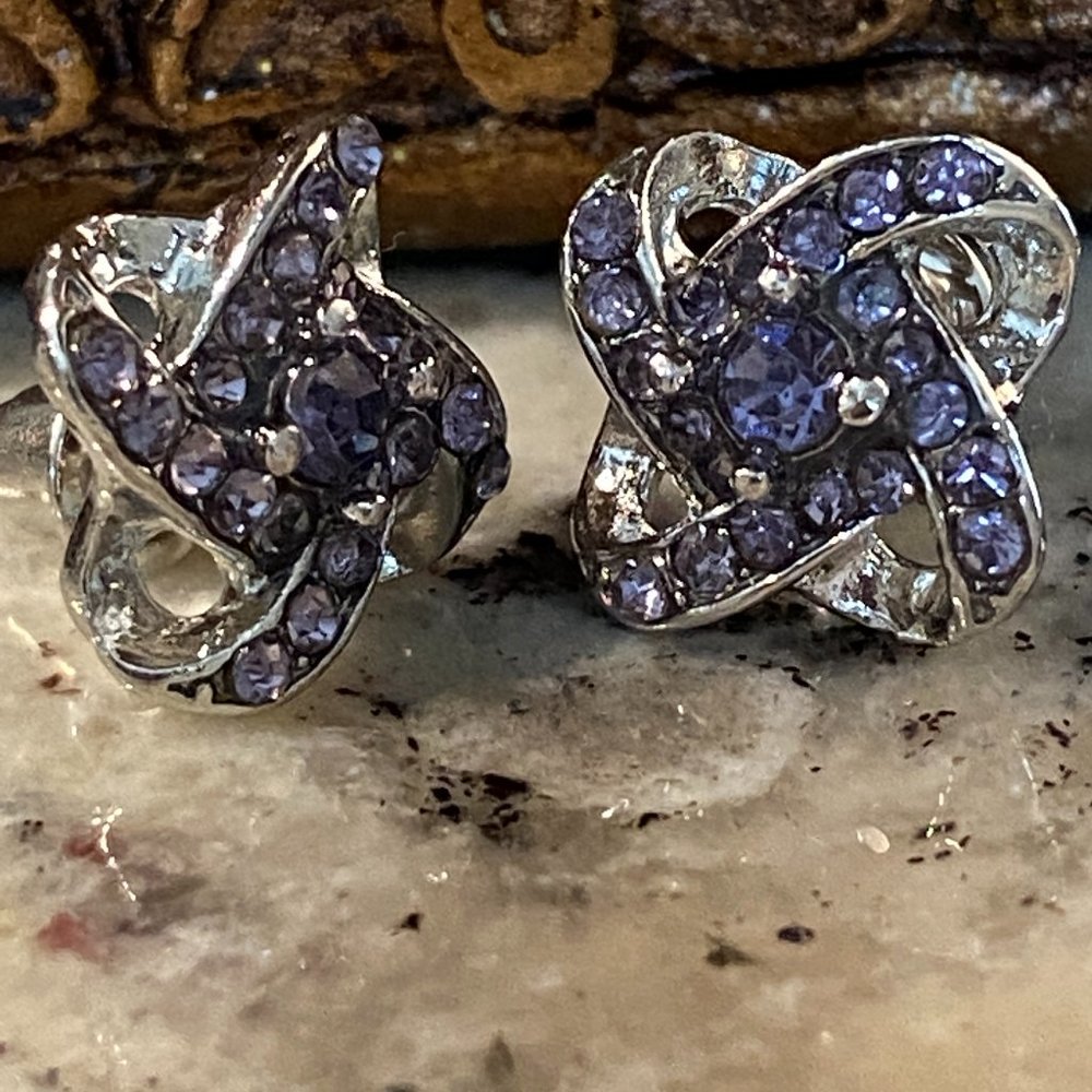 Delicate Star shape spiral Earrings with light purple Crystals. NEW